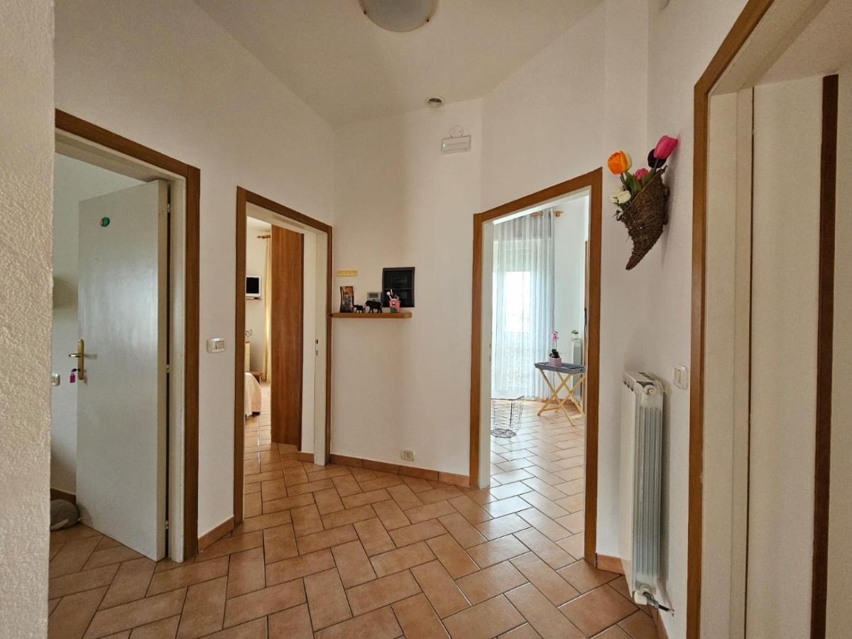 Delizioso Appartamento Collinare Limigiano Extérieur photo