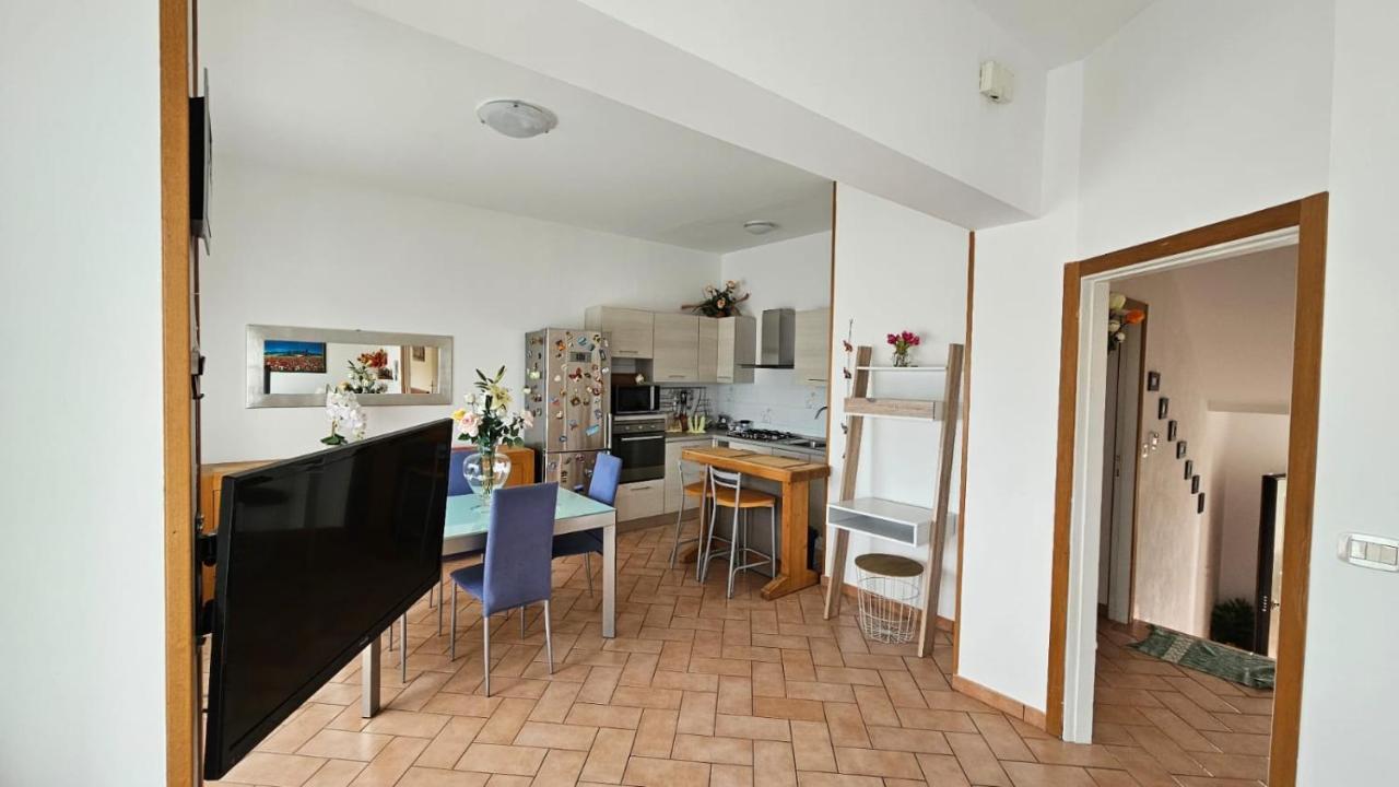 Delizioso Appartamento Collinare Limigiano Extérieur photo